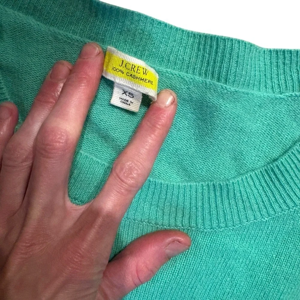 J. Crew green Cashmere Sweater xs